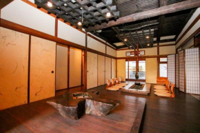 Guesthouse Omoya--全個室--囲炉裏のぬくもりと共にグループの絆を深める古民家宿でゆっくりとした時間を-6名部屋-6名部屋-8名部屋--最大20名-ペット同伴可は一室のみ-